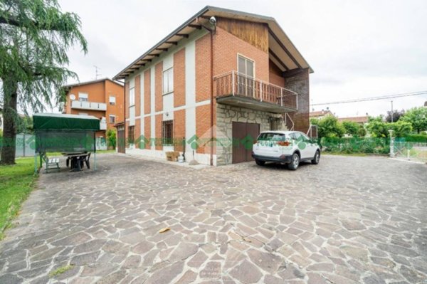 casa indipendente in vendita a Valsamoggia in zona Bazzano