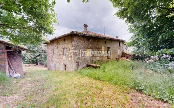 casa indipendente in vendita a Valsamoggia in zona Savigno