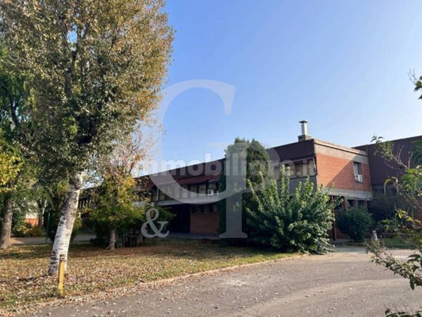 capannone in vendita a Valsamoggia in zona Crespellano