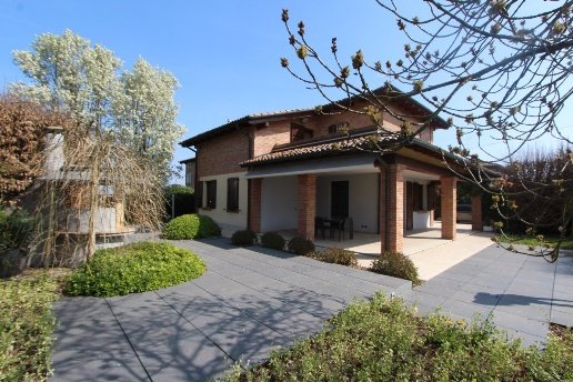 casa indipendente in vendita a Valsamoggia in zona Bazzano