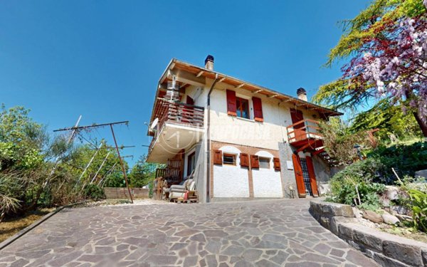 casa indipendente in vendita a Valsamoggia in zona Savigno