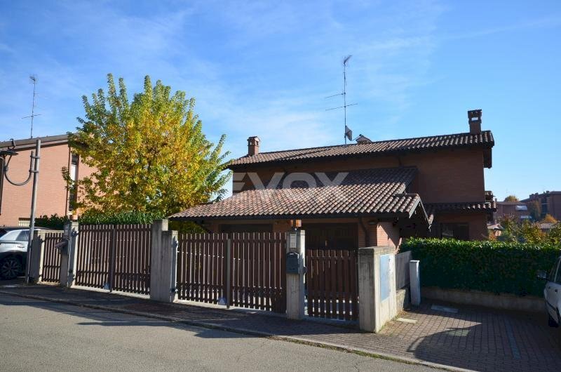 casa indipendente in vendita a Valsamoggia in zona Bazzano