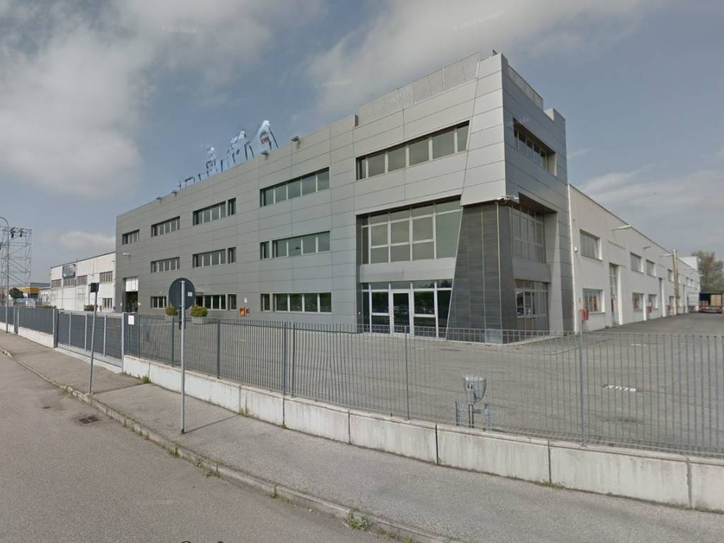 locale commerciale in vendita a Valsamoggia in zona Crespellano