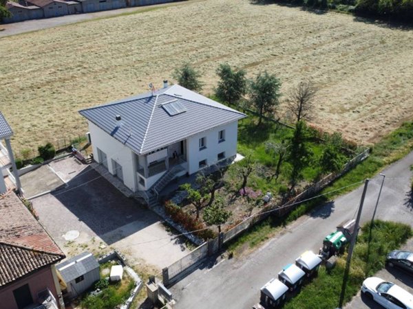 casa indipendente in vendita a Valsamoggia