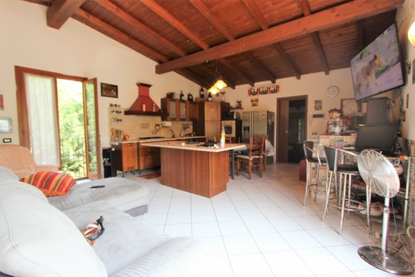 casa indipendente in vendita a Valsamoggia in zona Monteveglio