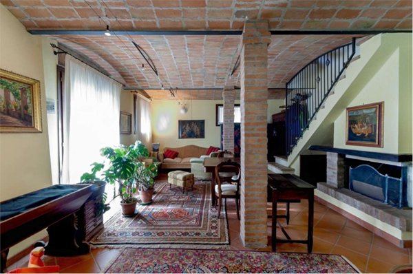 villa in vendita a Valsamoggia in zona Castello di Serravalle
