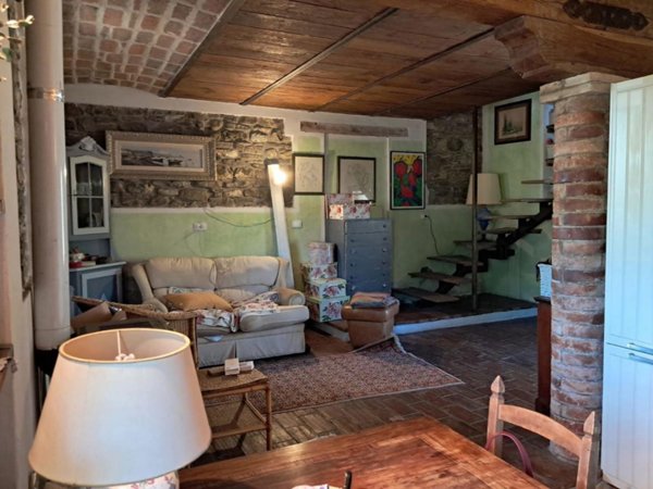 casa indipendente in vendita a Valsamoggia in zona Savigno