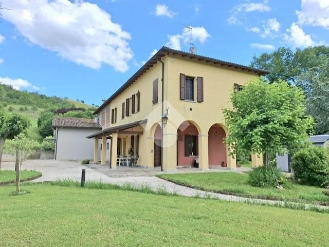 casa indipendente in vendita a Valsamoggia in zona Monteveglio