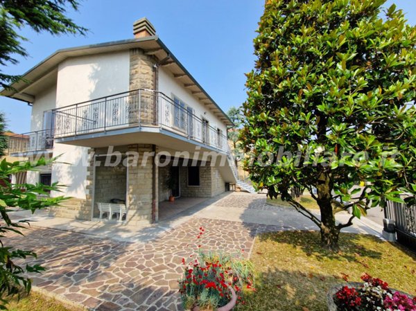 casa indipendente in vendita a Valsamoggia in zona Crespellano