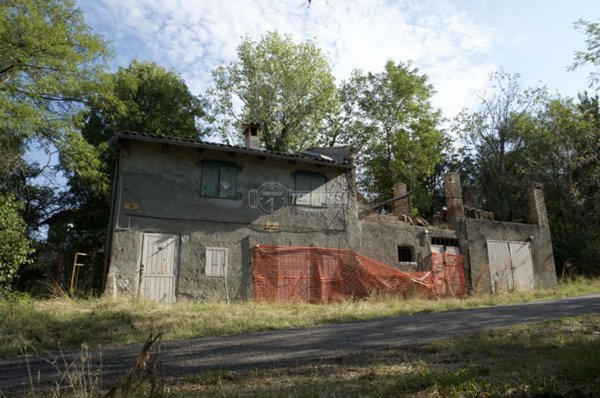 casale in vendita a Valsamoggia in zona Monteveglio