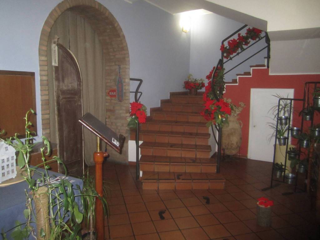 negozio in vendita a Valsamoggia in zona Castelletto