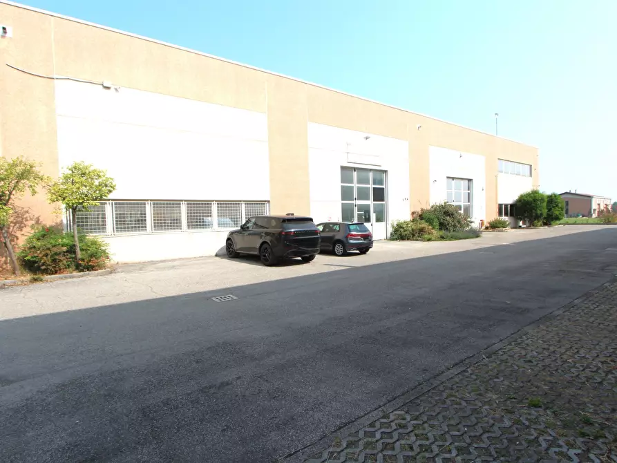 capannone in vendita a Valsamoggia in zona Bazzano