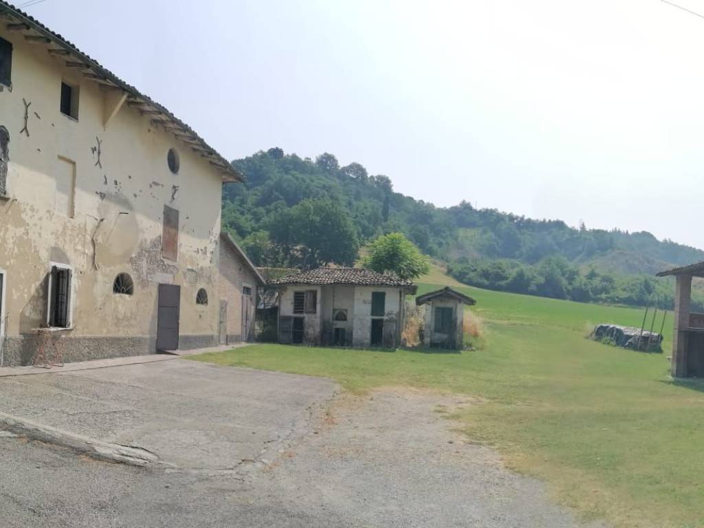 casa indipendente in vendita a Valsamoggia in zona Stiore