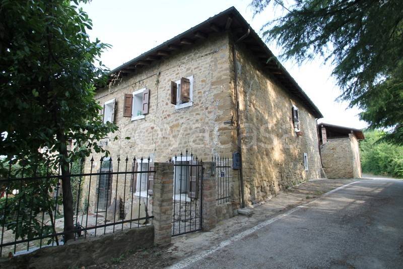 casa indipendente in vendita a Valsamoggia in zona Castello di Serravalle