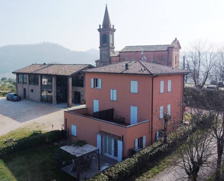 casa indipendente in vendita a Valsamoggia in zona Monteveglio