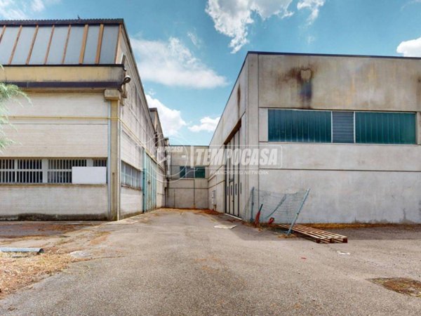 locale commerciale in vendita a Valsamoggia in zona Bazzano