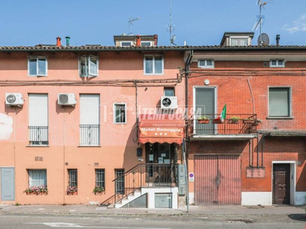 intera palazzina in vendita a Valsamoggia in zona Ponte Samoggia