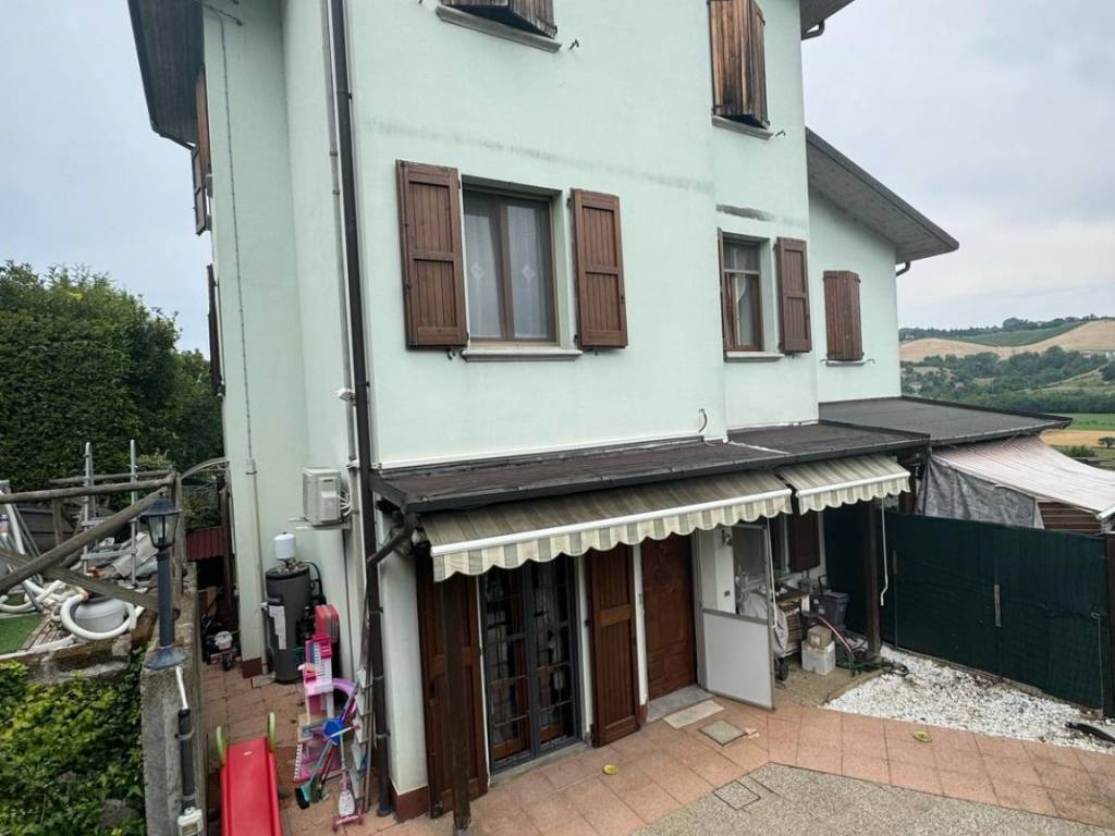 appartamento in vendita a Valsamoggia in zona Ziribega