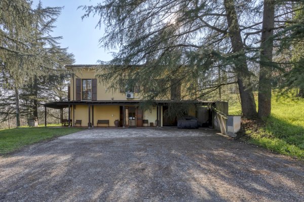 casa indipendente in vendita a Valsamoggia in zona Crespellano