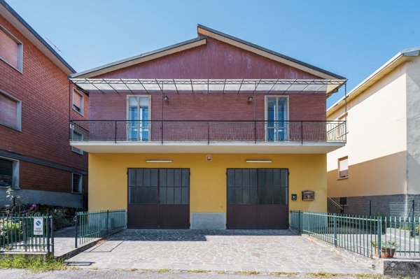 casa indipendente in vendita a Valsamoggia in zona Savigno