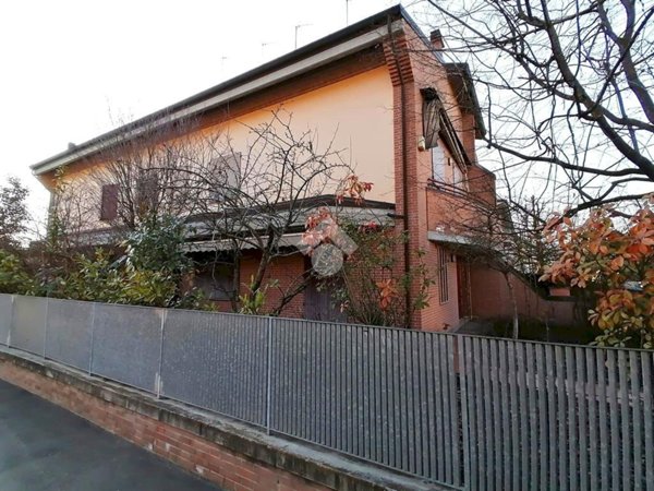 casa indipendente in vendita a Valsamoggia in zona Monteveglio