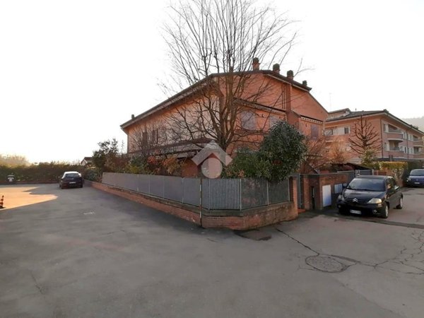 casa indipendente in vendita a Valsamoggia in zona Monteveglio