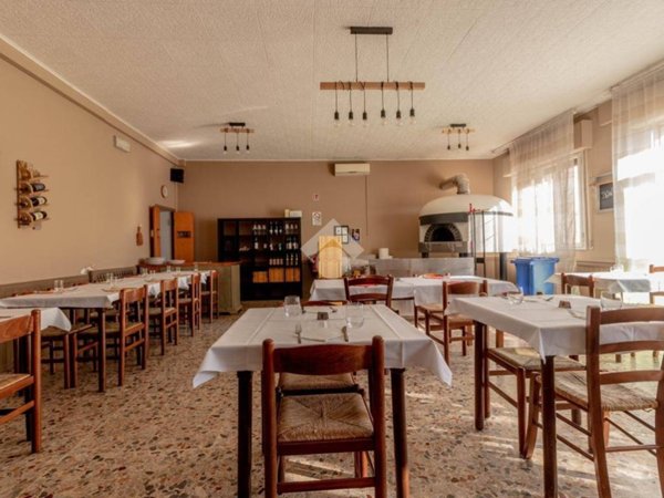 negozio in vendita a Valsamoggia in zona Savigno