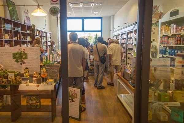 negozio in vendita a Valsamoggia in zona Bazzano