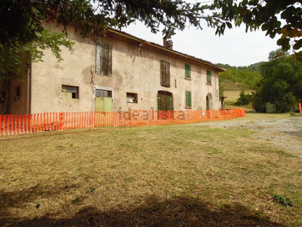 casa indipendente in vendita a Valsamoggia in zona Savigno