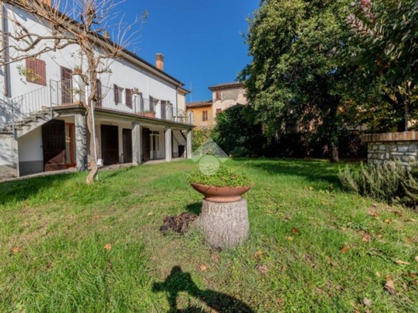 casa indipendente in vendita a Valsamoggia in zona Savigno