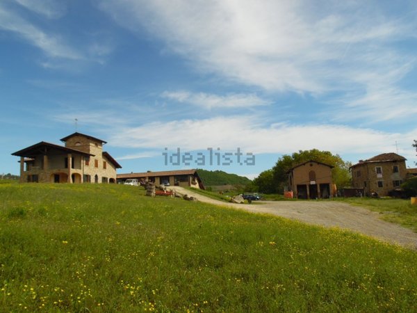 casale in vendita a Valsamoggia in zona Savigno