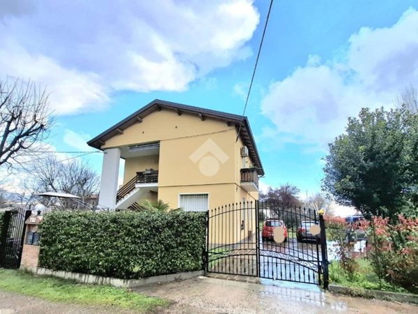 casa indipendente in vendita a Valsamoggia in zona Monteveglio
