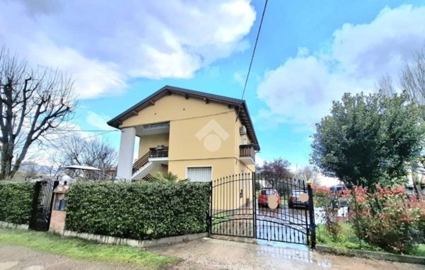 casa indipendente in vendita a Valsamoggia in zona Monteveglio