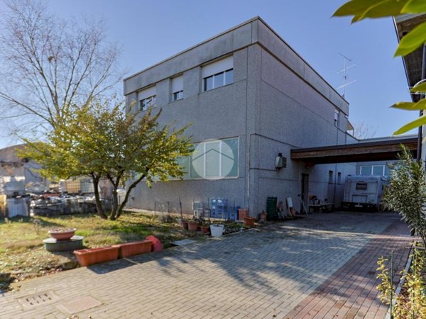 capannone in vendita a Valsamoggia in zona Bazzano