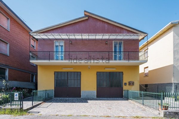 casa indipendente in vendita a Valsamoggia in zona Savigno