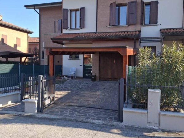 casa indipendente in vendita a Valsamoggia in zona Bazzano