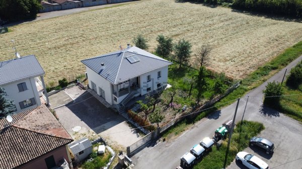 casa indipendente in vendita a Valsamoggia