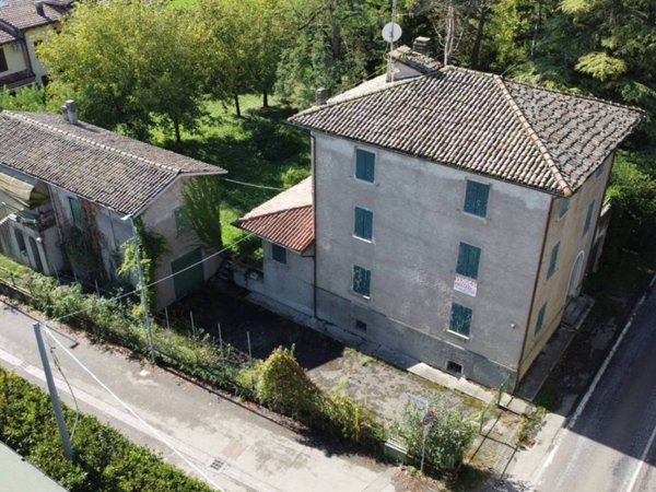casa indipendente in vendita a Valsamoggia in zona Savigno