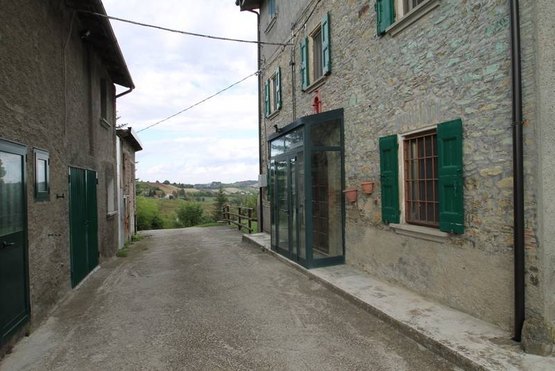 casa indipendente in vendita a Valsamoggia in zona Castelletto