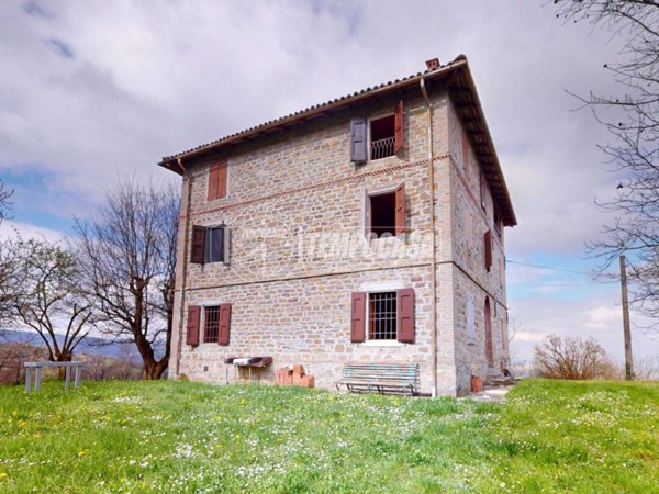 casa indipendente in vendita a Valsamoggia in zona Savigno
