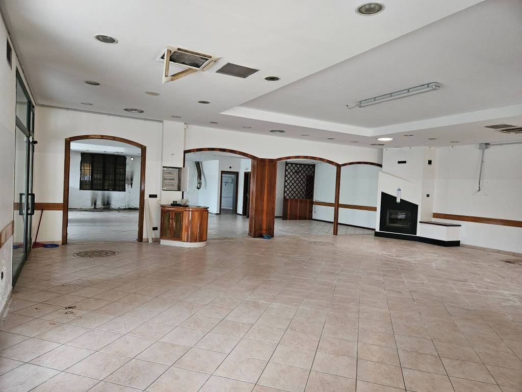 negozio in vendita a Valsamoggia in zona Crespellano