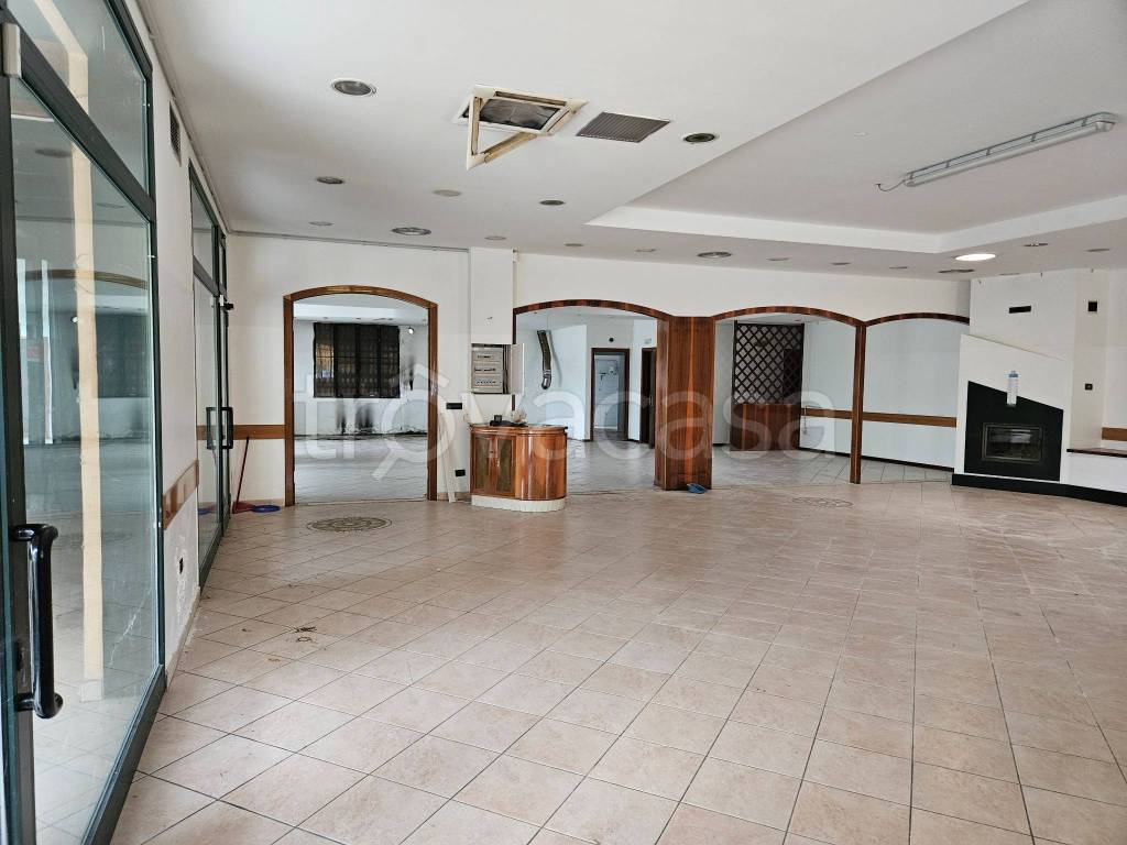 negozio in vendita a Valsamoggia