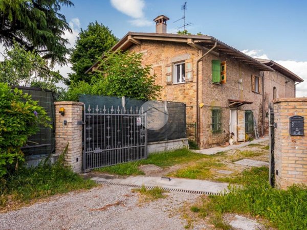 casa indipendente in vendita a Valsamoggia in zona Bazzano