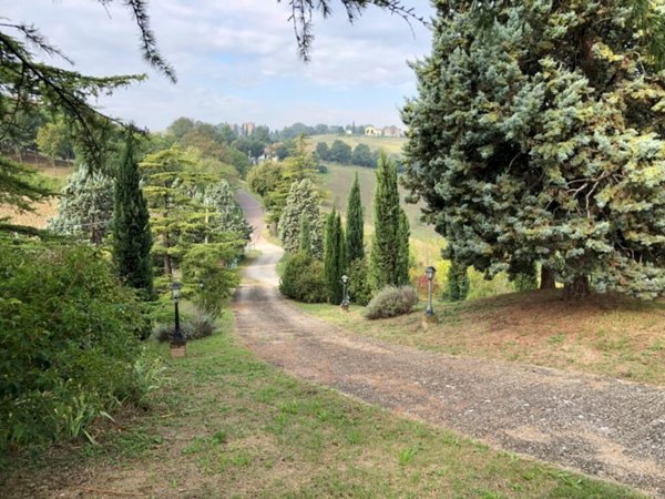 casa indipendente in vendita a Valsamoggia in zona Castello di Serravalle