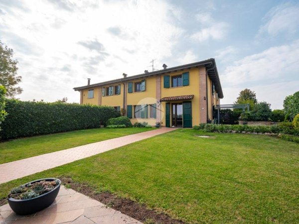 casa semindipendente in vendita a Valsamoggia in zona Crespellano