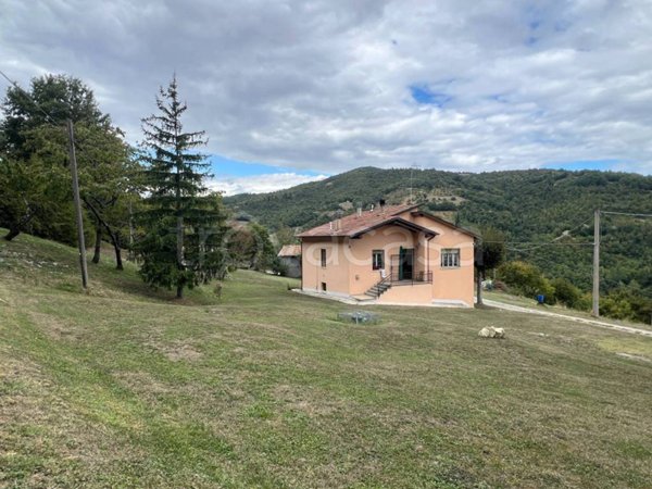 casa indipendente in vendita a Valsamoggia in zona Savigno