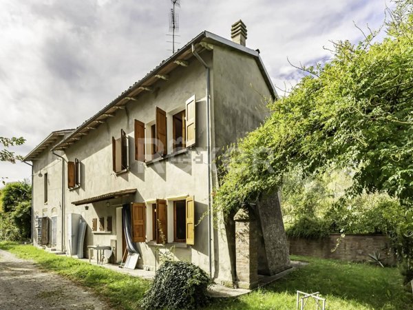 quadrivano in vendita a Valsamoggia