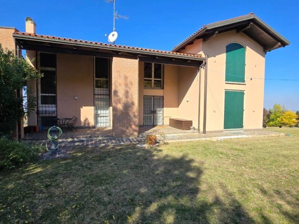 casa indipendente in vendita a Valsamoggia in zona Bazzano
