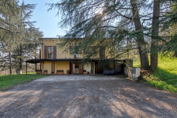 casa indipendente in vendita a Valsamoggia in zona Crespellano