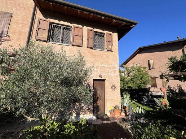 casa indipendente in vendita a Valsamoggia in zona Bazzano